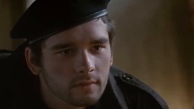 Жаңадан келген Мұғалімді сарбаздар зорлаған ... Кино шолу / қысқаша шолу смотреть онлайн