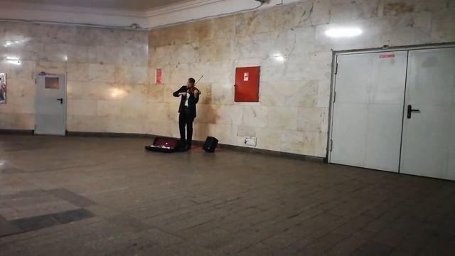 Владимир Семибратов. Музыка в метро смотреть онлайн