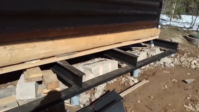 Свайно-винтовой фундамент после зимовки. Первый приезд на дачу в 2019. смотреть онлайн