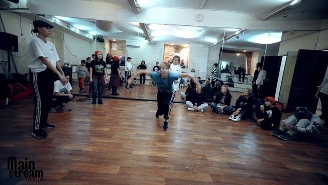 Маслова Настя v Емшанова Настя | 1/2 Battle Skillz Weekend 09.16 | MAINSTREAM смотреть онлайн