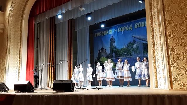 Ансамбль русской песни "Россияночка" - песня "Дай Бог мира и счастья России" смотреть онлайн