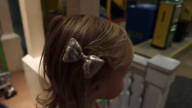 ДЕНЬ РОЖДЕНИЯ ПОЛИ | Поле 2 ГОДА | ПРАЗДНИК и ПОДАРКИ смотреть онлайн