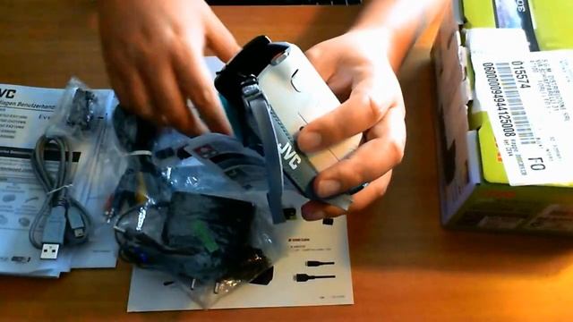 JVC Everio GZ-E205 смотреть онлайн