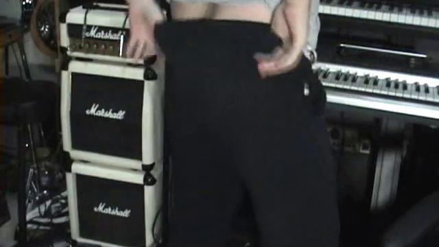 Nigel Talks About Guitar Strap Size & Proper Height You Wankers смотреть онлайн