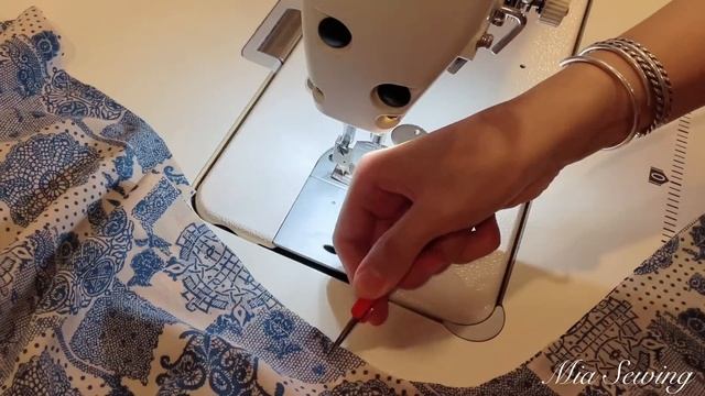 2 ways to wear ✂️ Cut in 5 minutes and sew in ten | Easy sewing project for beginners смотреть онлайн