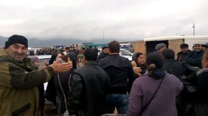 Махачкала разборки цыган на птичьем рынке