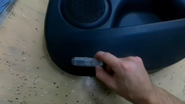 ШТАТНАЯ ПОДСВЕТКА В ЗАДНИЕ ДВЕРИ РЕНО МЕГАН 3 смотреть онлайн