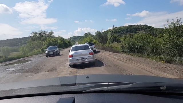 Фантастический автобан под Харьковом. Наконец то начали делать дороги без ограничений скорости смотреть онлайн