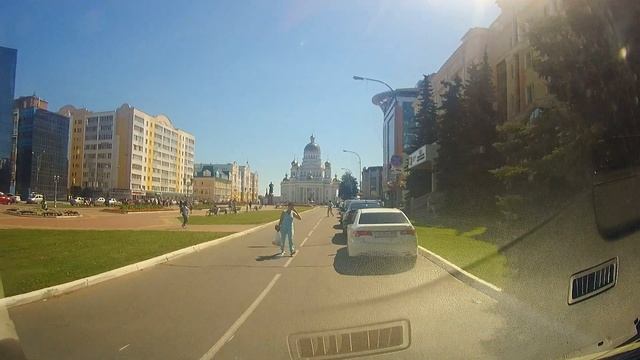 ПЕШЕХОД она... смотреть онлайн