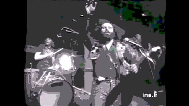 ROLAND FANTOM 06 MEETS YAMAHA MODX-8 MIDI смотреть онлайн