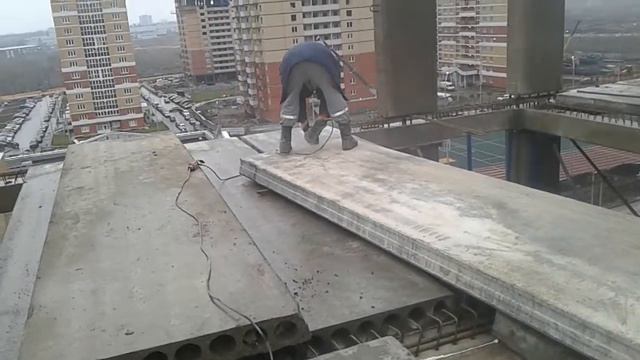Вырезаем углы плит перекрытия смотреть онлайн