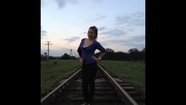 С днём рождением сестрёнка!