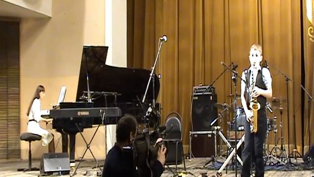 Yardbird Suite-Калмыков Константин-саксофон(Горловка).avi смотреть онлайн