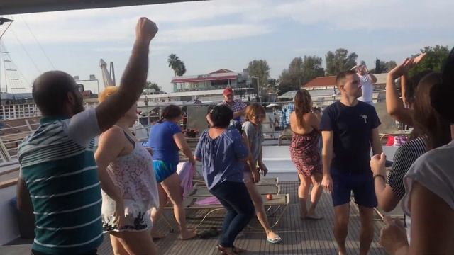 Развлечения в Пафосе, Кипр, семейный отдых, скульптура IronbyMironova смотреть онлайн