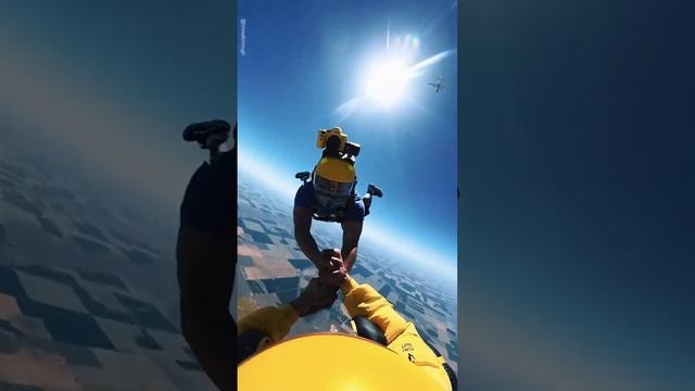 Linked 2 Man Skydive Skills смотреть онлайн