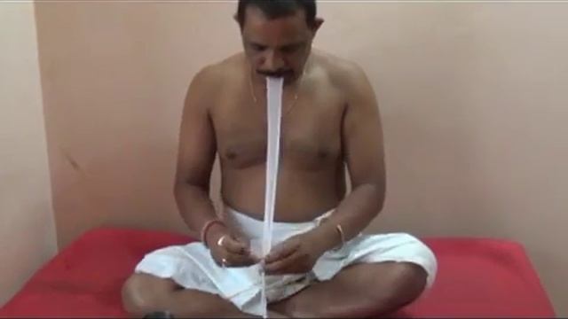 ВАСТРА ДХАУТИ - Как практиковать технику йоги интервального очищения желудка смотреть онлайн