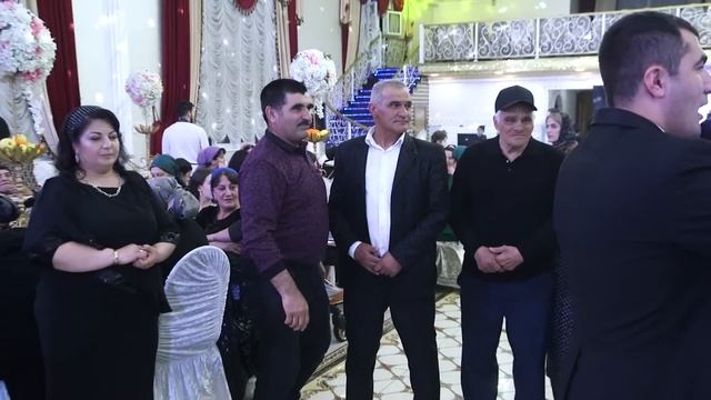 РОДИТЕЛИ СЫГРАЛИ СВАДЬБУ ЕДИНСТВЕННОЙ ДОЧЕРИ смотреть онлайн