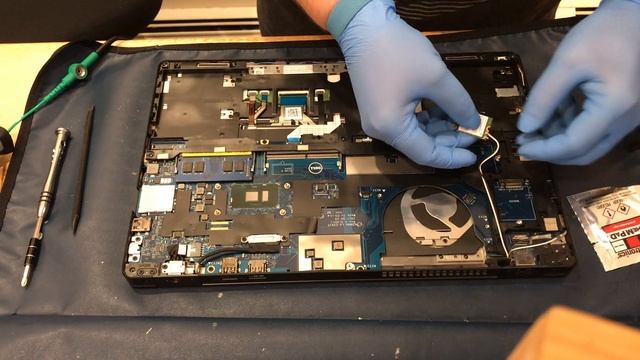 Dell Latitude 5580 Motherboard Replacement смотреть онлайн