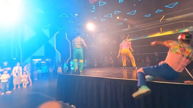 Шоу для детей и взрослых. Круизный лайнер MSC World Europa. смотреть онлайн