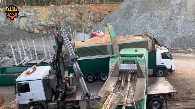 Dangerous Fastest Wood Chipper Machines Technology, Incredible Tree Shredder Working and Woodworkin смотреть онлайн
