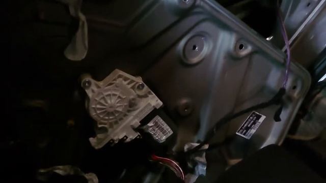 Не открывается задняя дверь на skoda Octavia 2 часть 2 смотреть онлайн