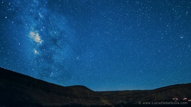 Morocco's Night Sky with Milky Way - Timelapse Video смотреть онлайн