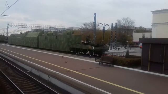 БРОНЕПОЕЗД В ТУЛЕ СТОИТ НА ЗАПАСНОМ ПУТИ смотреть онлайн