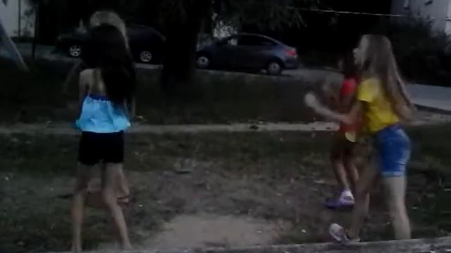 Танец под песню "Стиль Собачки" смотреть онлайн