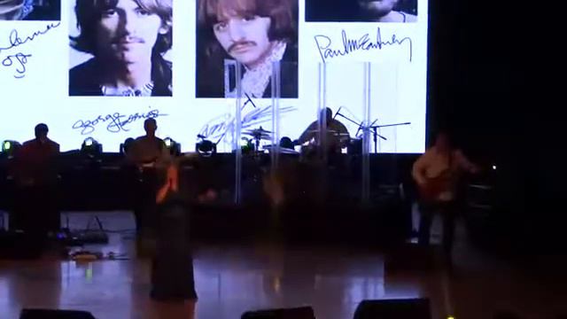 Группа"Эвергрины"(я-на бас-гитаре)-"Битломания(Beatlomania)-4"-18.01.2015-песня Can't Buy Me Love-1 смотреть онлайн