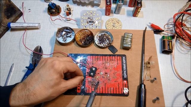 Простая самоделка для прозвонки светодиодов из старой батарейки крона.DIY. Ремонт LED лампочек легко смотреть онлайн