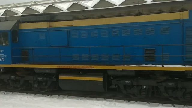 Тепловоз ( ТЭМ18Д 132 ) следует резервом на Ленинградском вокзале смотреть онлайн