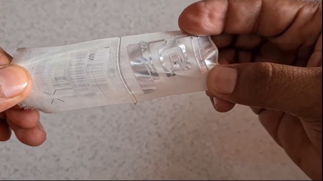 Anti theft system used in stores. RFID plastic tags on clothes. смотреть онлайн