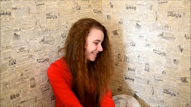 Смешанная прическа с разной текстурой волос.