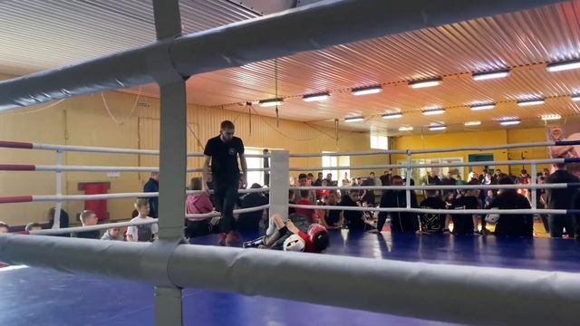 ММА / Первенство Хабаровского края по Mix-Combat / Денисенко Всеволод(син.) vs Чирков Михаил(красн. смотреть онлайн