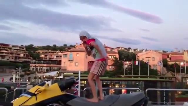 Маленький Белых, и прочие *цветы жизни* смотреть онлайн