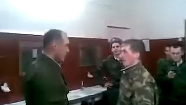 Душара в армии делает дедов🤘🤘🤘 смотреть онлайн