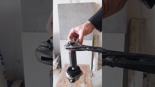 Как снять подшипник с  якоря болгарки (ушм) Метабо 750