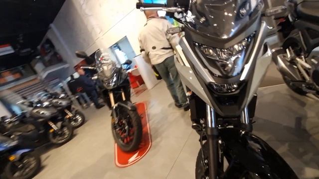 Fui ver as novas cores da Honda NC750X 2023. смотреть онлайн