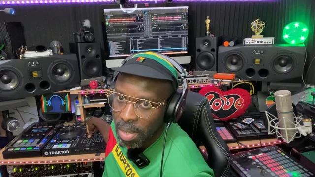 Teste Rode Wireless Go 2 Mic Traktor S4 MK3 in Studio - 2021 смотреть онлайн