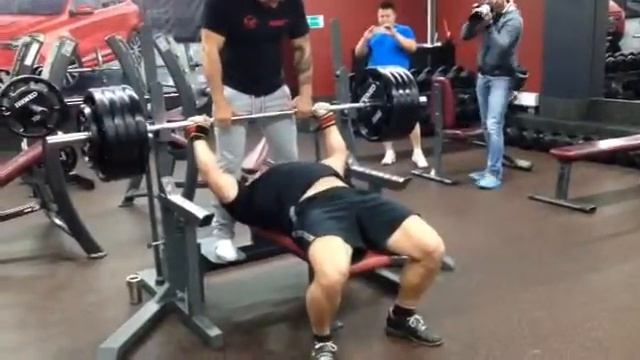 Евгений Желтенко мастер класс в Gold^s gym 200 кг смотреть онлайн