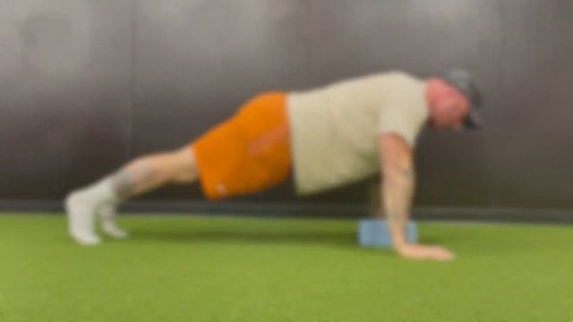 4" Yoga Block Push Up смотреть онлайн