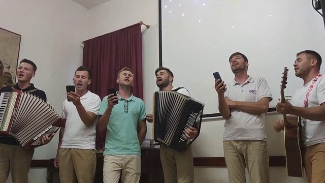 Идут века, за годом годы мчатся. || гости, братья с Молдовы. смотреть онлайн