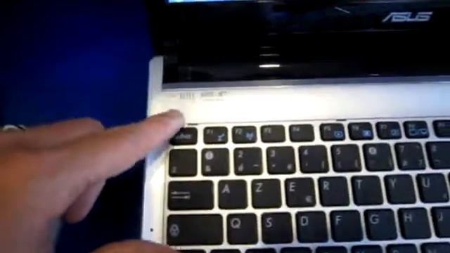 Notebook ASUS U30JC - écran 13,3" LeLaboHighTech смотреть онлайн