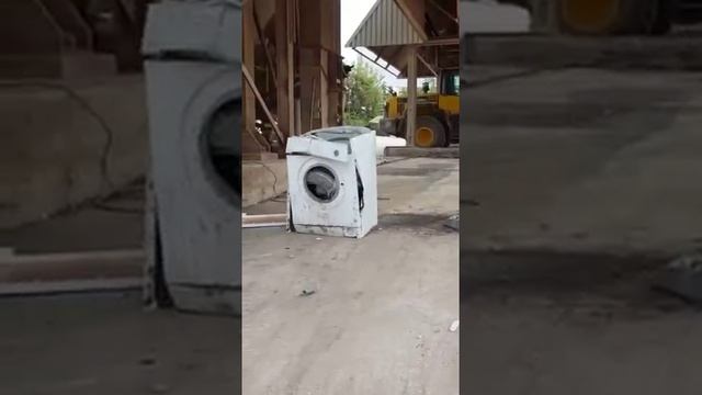 Waschmaschine + Stein = .... :D