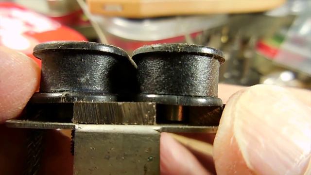 Opening and dissecting 2 vintage PAF Humbuckers смотреть онлайн