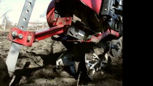 Посадка картофеля мотокультиватором с активным окучником пропеллерного типа