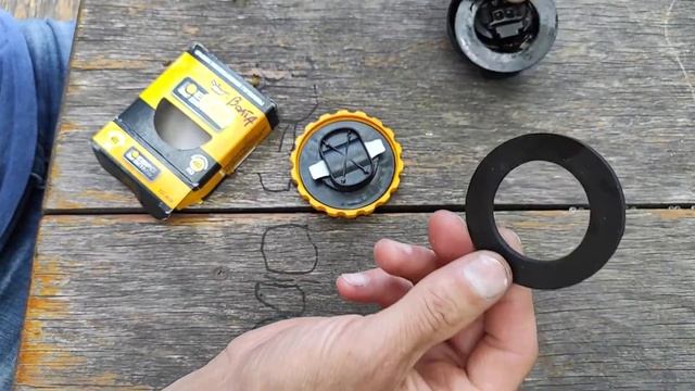 Замена резинового кольца пробки маслозаливной горловины от Волги на Пасат б5. смотреть онлайн