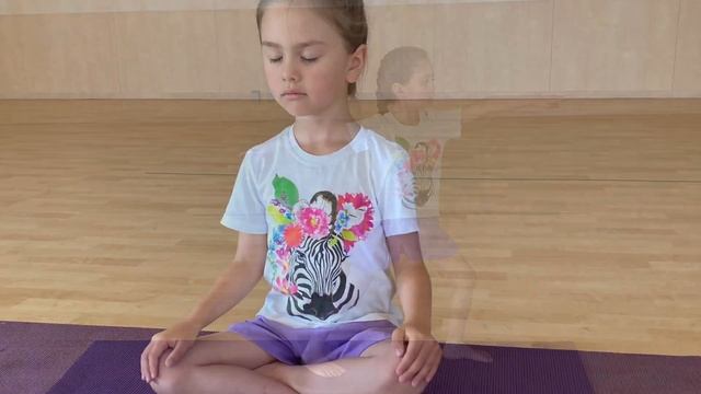 Поза героя или вирабхадрасана 2 смотреть онлайн