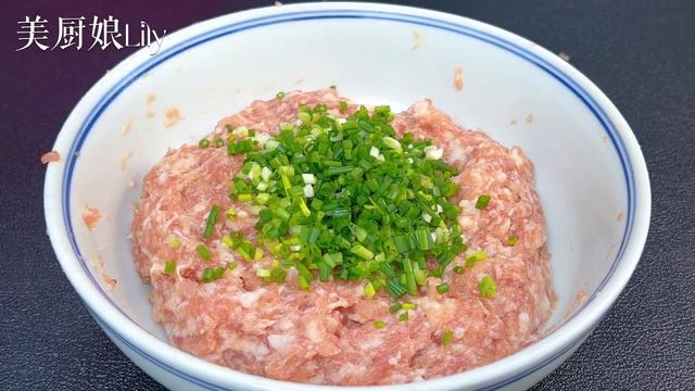 調白菜豬肉餃子餡，白菜用鹽殺水是大錯，教你正確做法，鮮嫩營養，【麗麗廚房】，#白菜豬肉餡餃子的做法，#白菜豬肉餡餃子料理，#白菜豬肉餡餃子食譜，#家常菜，#美食，#白菜豬肉餡餃子的最佳配方 #豬肉餃 смотреть онлайн