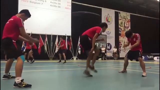 Мировой рекорд по прыжкам на скакалке смотреть онлайн